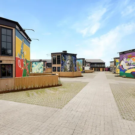 Rent A At Fun Art And In A Mecca Of Art And Experiences!  *