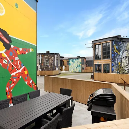 Rent A At Fun Art And In A Mecca Of Art And Experiences! 