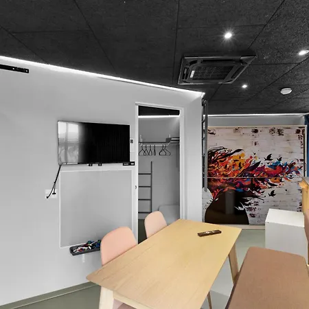 Funart 14 Ξενοδοχείο *